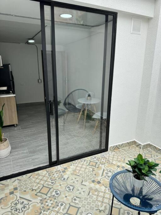 Apartment Dream Close To Unicentro - Spacious - With Ac Medellin